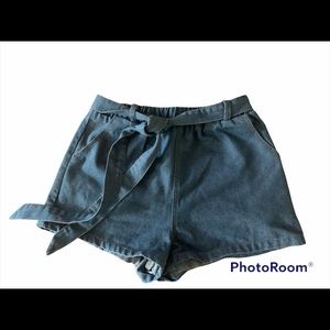 ⭐️Wild Honey Denim Shorts Elastic Waistband Denim Belt Sz M☺️